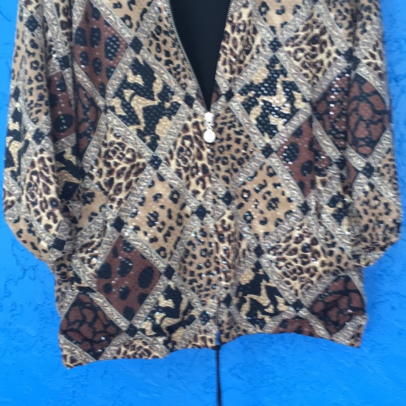 Chic Reversible Jacket! - Picture 9 of 11